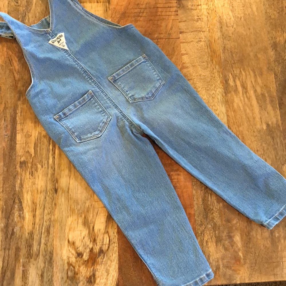 OshKosh Overalls with embroidered detail 2T - Picture 3 of 9